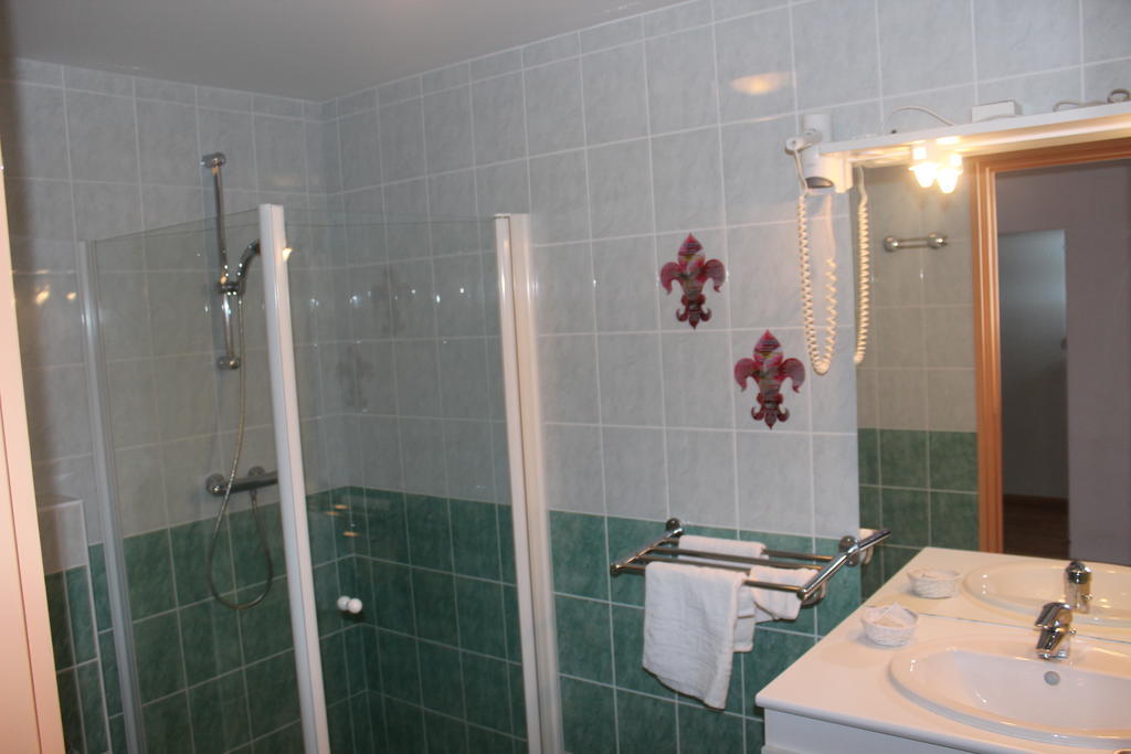 Le Champ Des Lys Hotel Amancey Room photo